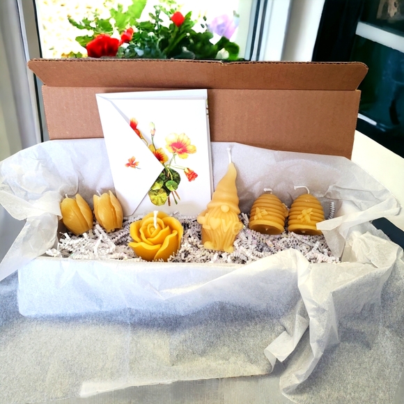 Mother's Day Pure beeswax candle gift box with rose, tulip and gnome candles - Picture 1 of 9